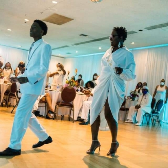 Meet your Posher, Gina - Picture 5 of 12